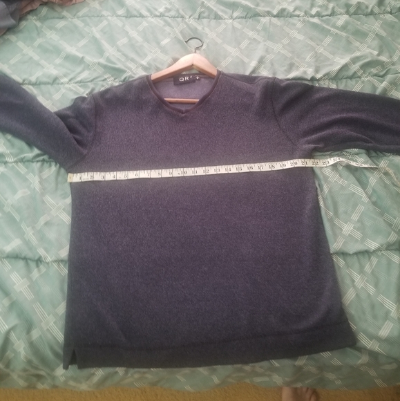 Qr2 sweater medium - Picture 6 of 8